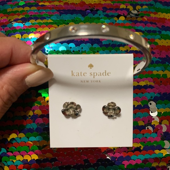 Jewelry Set - Picture 1 of 1